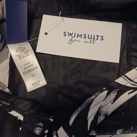 Women's bathing suit 1 piece, black and white floral print, NWT, Size 14 - Picture 5 of 5